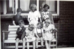 1953-petten-doortje-en-de-kinderen